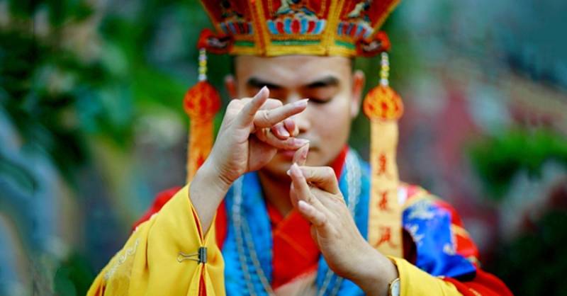 Mơ Nghe Thầy Cúng Tụng Niệm